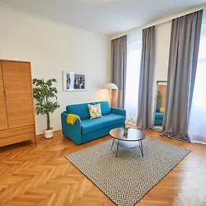 renovated-cozy-close-to-museumsquartier.vienna-besthotels.com/
