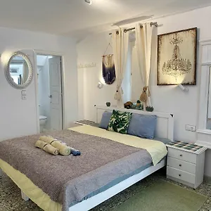 https://luna.hotels-in-mykonosisland.net